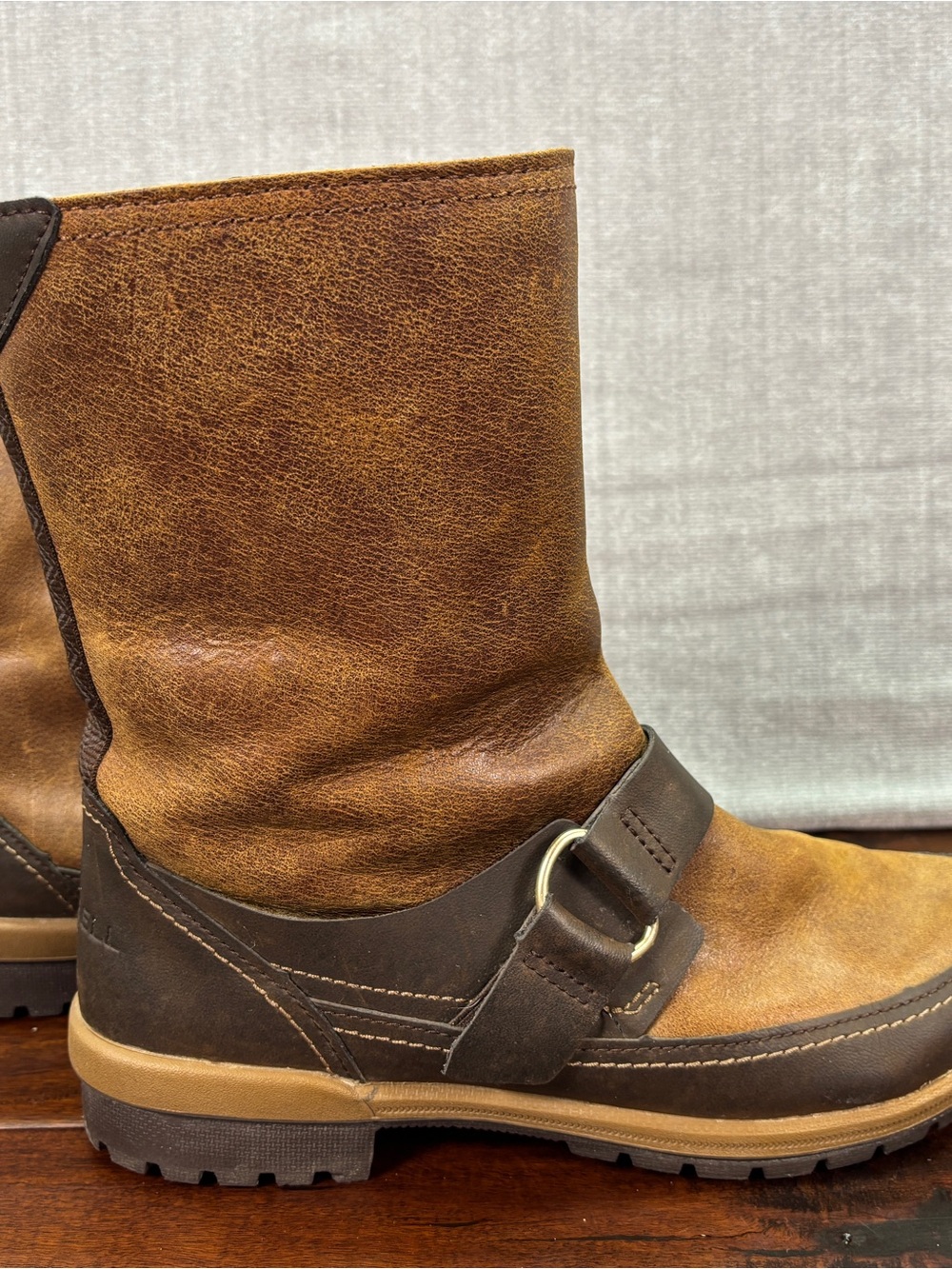 Women’s 8 Merrell Emery Two-Tone Distressed Brown Leather Buckle Boots Zip Mid
